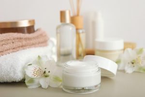 10 Cream Penghilang Bekas Jerawat di Alfamart